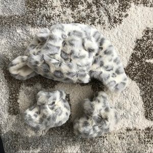 Gap leopard fur baby hat and booties grey white
